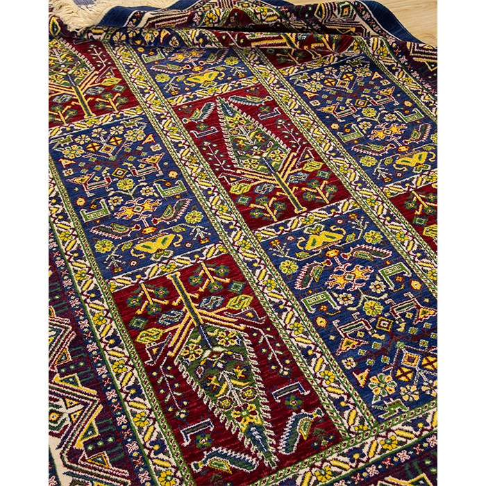 نمای نزدیک فرش پشمی ابی طرحدار | فرش اکسیر